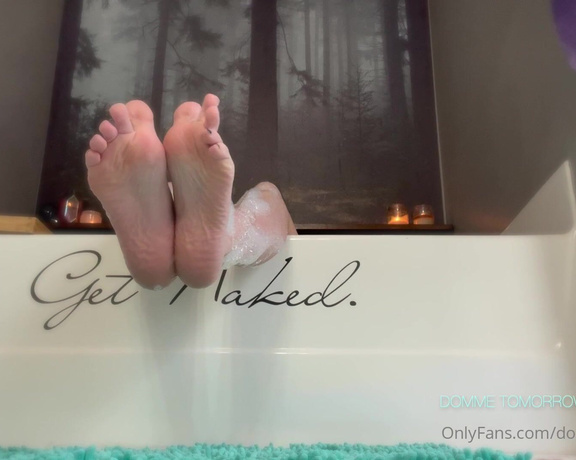 Ms Tomorrow aka dommetomorrow OnlyFans - FEET!!!! Heres one yummy minute from the new clip Im about to post to My clip stores & Im about