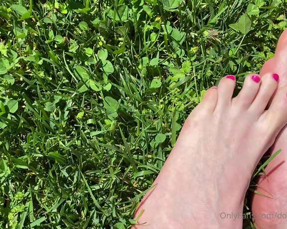 Ms Tomorrow aka dommetomorrow OnlyFans - 1 minute video My bare MiLF feet in the grass, basking in the sun What a beautiful day