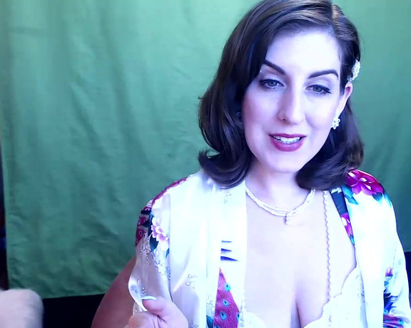 Ms Tomorrow aka dommetomorrow OnlyFans - Stream started at 12052020 0832 pm Opening a new gift & having a little chat with a cute