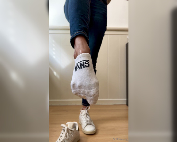 StillSinning aka stillsinning OnlyFans - Sweaty adidas or vans