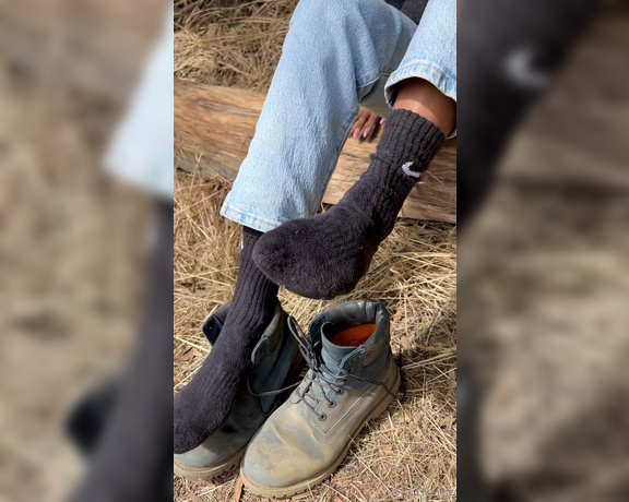 StillSinning aka stillsinning OnlyFans - Wanna see what hiking does to me socks