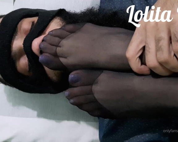 Thefeetoflola aka thefeetoflola OnlyFans - Sexy footworship + pinching nipples black nylon, vision of the lilac nails and legs)  911 min