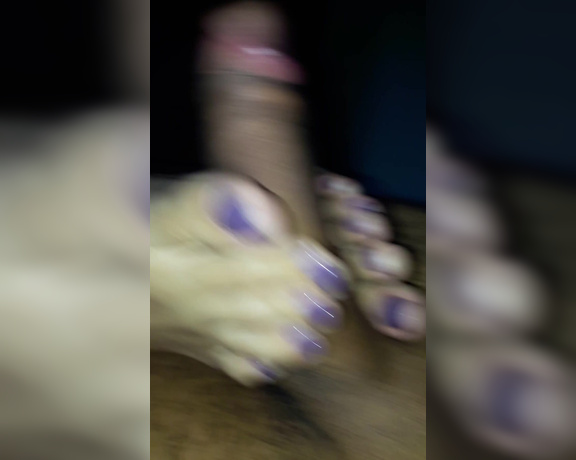 Thefeetoflola aka thefeetoflola OnlyFans - Toejob sideway guy POV, cumshot in my toes, grape nails)  5 min