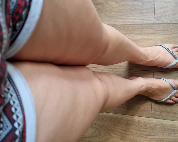 Vegan_footqueen aka vegan_footqueen OnlyFans - Legs, toes & flipflops