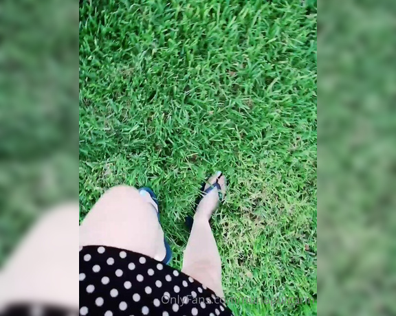 Feetvampire aka feetvampire OnlyFans - En el parque