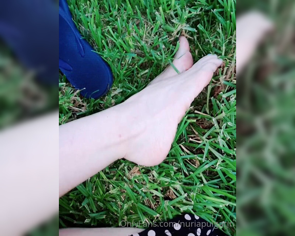 Feetvampire aka feetvampire OnlyFans - En el parque