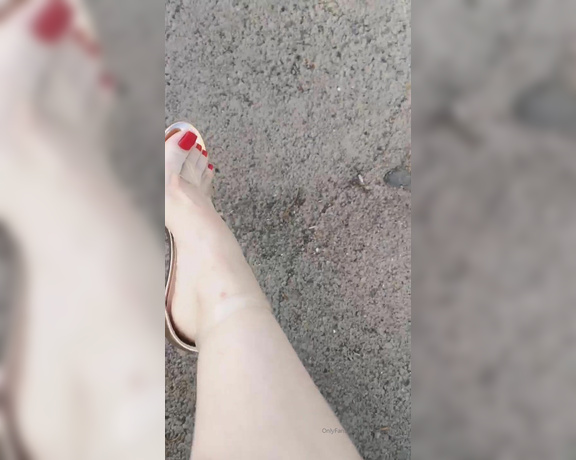 Feetvampire aka feetvampire OnlyFans - Dangling