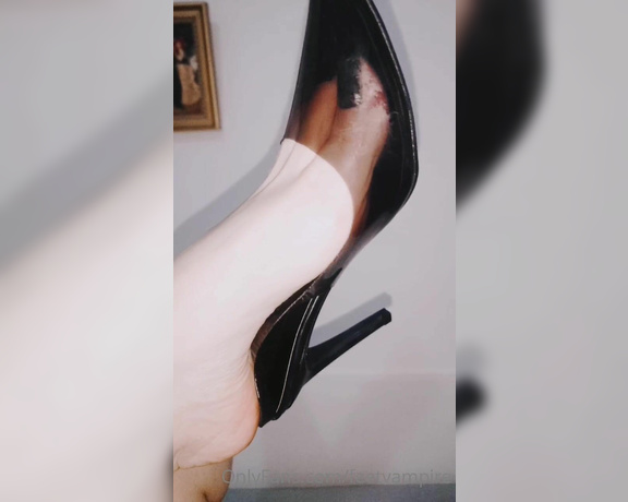 Feetvampire aka feetvampire OnlyFans - Tomorrow more and better Have a rest