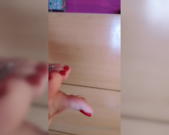 Feetvampire aka feetvampire OnlyFans - Uas rojas y accesorios