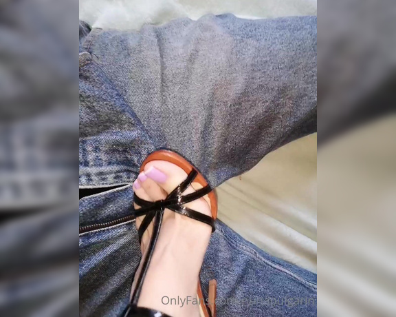 Feetvampire aka feetvampire OnlyFans - Tacones y paquete