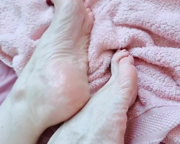 Feetvampire aka feetvampire OnlyFans Video 947