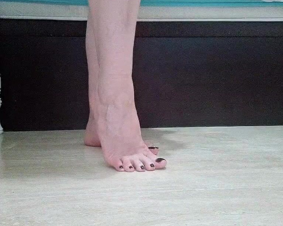 Feetvampire aka feetvampire OnlyFans - Do you like meOs gusto