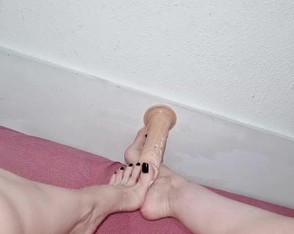 Feetvampire aka feetvampire OnlyFans Video 480