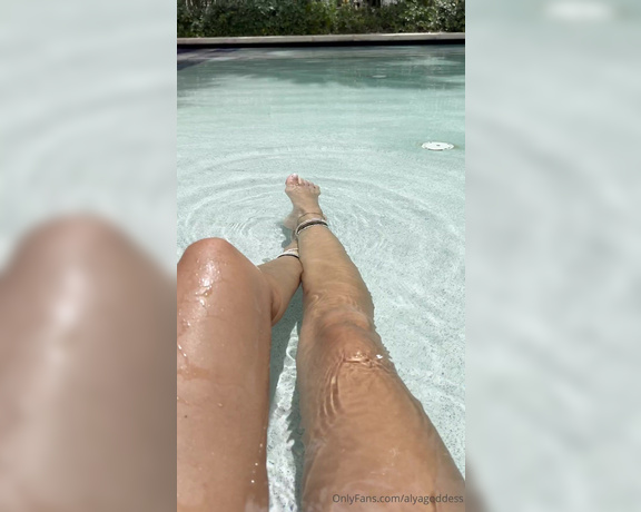 Alyafeets aka Alyagoddess Onlyfans - Pool side, relaxing hows your day going