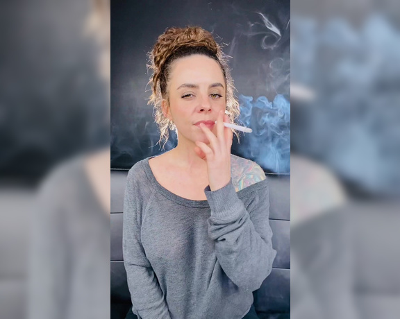 ManyVids - Dani Lynn - Smoking in Grey Sweater