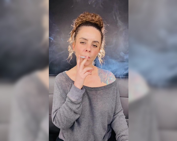 ManyVids - Dani Lynn - Smoking in Grey Sweater