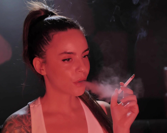 ManyVids - Dani Lynn - Smoking BTS 5