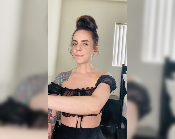 ManyVids - Dani Lynn - Smoking in Sexy Sheer Top