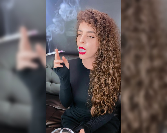 ManyVids - Dani Lynn - Smoking Marlboro Gold with Curly Hair