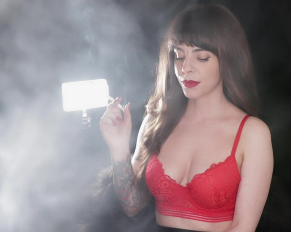 ManyVids - Dani Lynn - Smoking On My Birthday