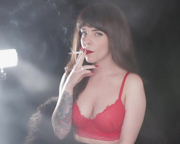 ManyVids - Dani Lynn - Smoking On My Birthday