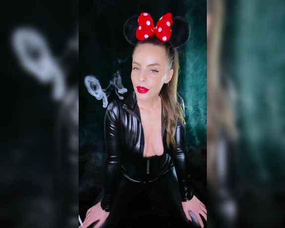 ManyVids - Dani Lynn - Smoking Minnie