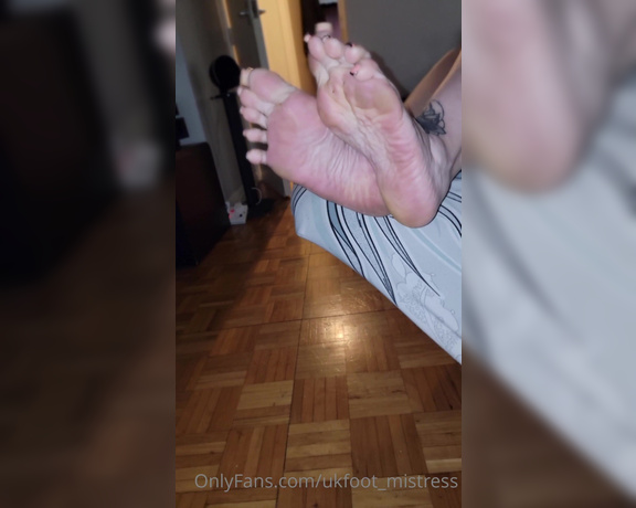 Mistress Cindy Ray aka Ukfoot_mistress Onlyfans - Dirty foot worship home wrecking verbal attack God I frickin love this shit! Can u tell