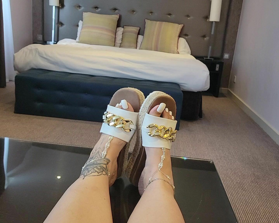 Mistress Cindy Ray aka Ukfoot_mistress Onlyfans - New shoe flood Which ones your favourite #PerspexFlats #GoldHeelSandals #Slider Espadrilles 1