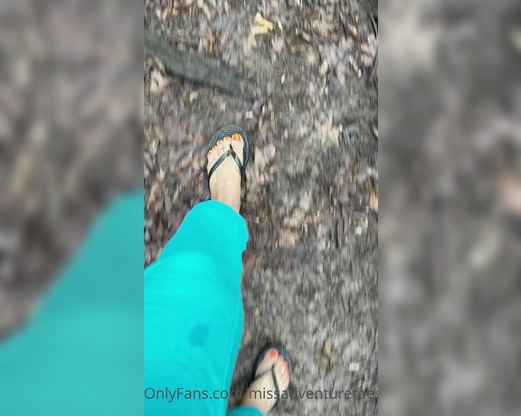 Adventuretoeskat aka missadventuretoeskat OnlyFans - Dirty flip flop feet I know you love the sound of that 3