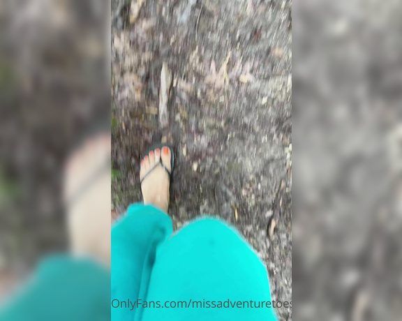 Adventuretoeskat aka missadventuretoeskat OnlyFans - Dirty flip flop feet I know you love the sound of that 3