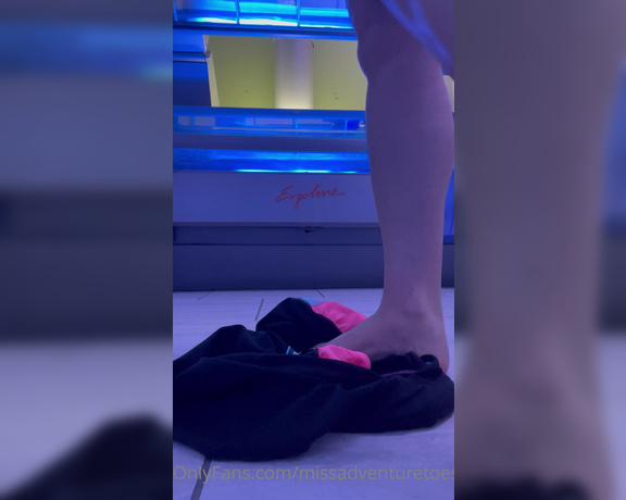 Adventuretoeskat aka missadventuretoeskat OnlyFans - Getting undressed to tan… My soles are a little dirty… Ops