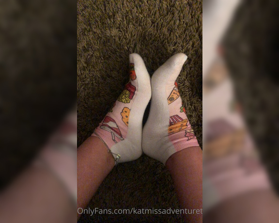 Adventuretoeskat aka missadventuretoeskat OnlyFans - A little peak for my sock lovers