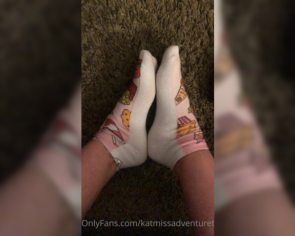 Adventuretoeskat aka missadventuretoeskat OnlyFans - A little peak for my sock lovers