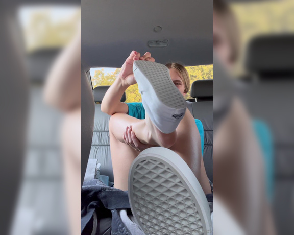 Blondies_toes aka blondies_toes OnlyFans - Sweaty soles joihumiliation Vans removal video enjoy !