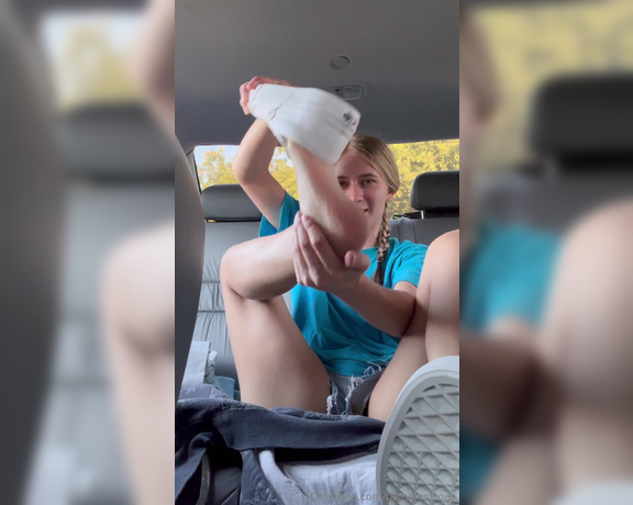 Blondies_toes aka blondies_toes OnlyFans - Sweaty soles joihumiliation Vans removal video enjoy !