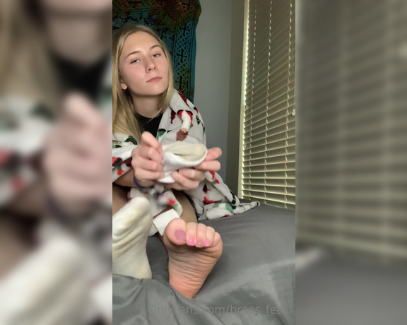 Blondies_toes aka blondies_toes OnlyFans - Shoe and sock removal 3