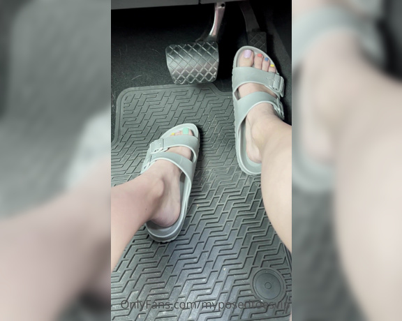 Brooke Jones aka myposedtoesvip OnlyFans - Come watch me drive to get a new fresh pedi