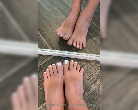 Brooke Jones aka myposedtoesvip OnlyFans - 2 minutes of my toes in the mirror Do you love them