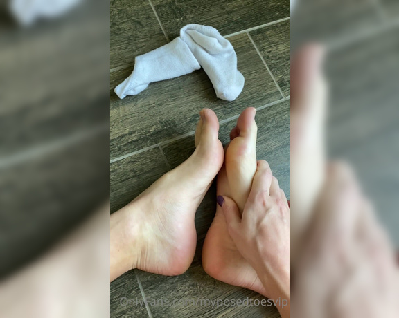 Brooke Jones aka myposedtoesvip OnlyFans - Wanna enjoy some time with my feet in these socks