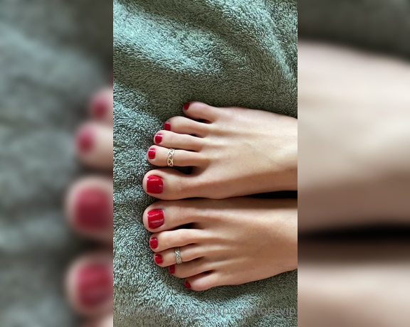 Brooke Jones aka myposedtoesvip OnlyFans - Because someone so kindly requested that I post a red toes set! Here you go! Enjoy! 8