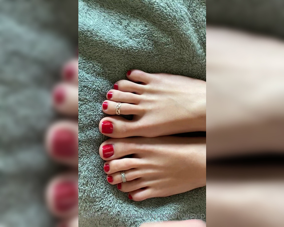 Brooke Jones aka myposedtoesvip OnlyFans - Because someone so kindly requested that I post a red toes set! Here you go! Enjoy! 8