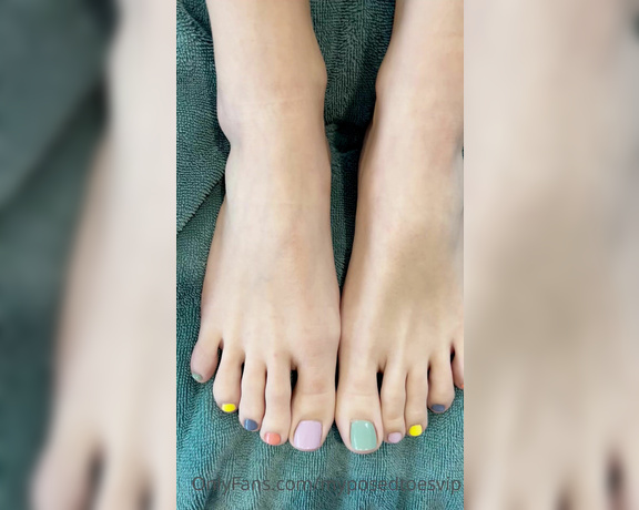 Brooke Jones aka myposedtoesvip OnlyFans - Rainbow toes covered twice! Could you handle them Do you think you could add another load or two 10