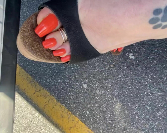 Tatianasnaughtytoes aka tatianasnaughtytoes OnlyFans - Sunday Afternoon Groceries Shopping The Resurrection of my long toenails just happened!!