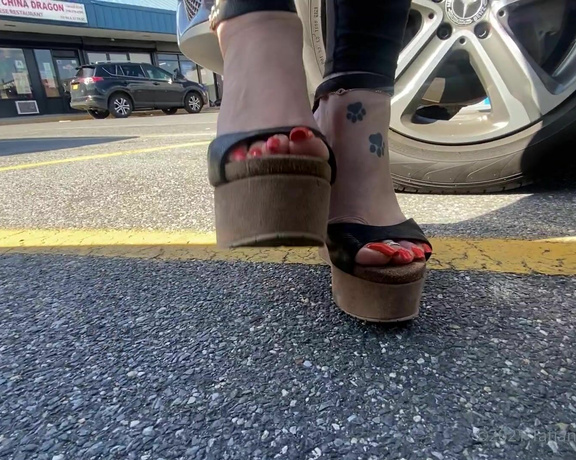 Tatianasnaughtytoes aka tatianasnaughtytoes OnlyFans - Sunday Afternoon Groceries Shopping The Resurrection of my long toenails just happened!!