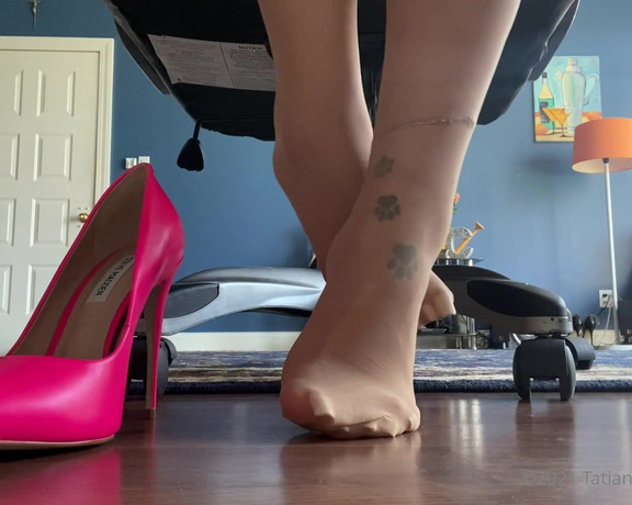 Tatianasnaughtytoes aka tatianasnaughtytoes OnlyFans - NEW 2021April5 Happy Monday! Working from home can be fun at times