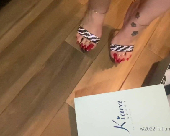 Tatianasnaughtytoes aka tatianasnaughtytoes OnlyFans - Still love my Kiaras, even though are not that easy to walk on streets with them