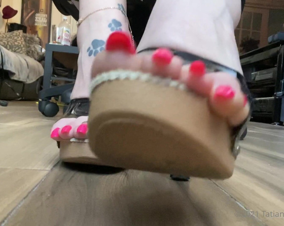 Tatianasnaughtytoes aka tatianasnaughtytoes OnlyFans - Morning Spillage! 1