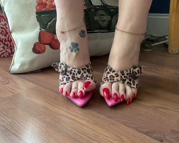 Tatianasnaughtytoes aka tatianasnaughtytoes OnlyFans - Some spillage  2nd post of the day