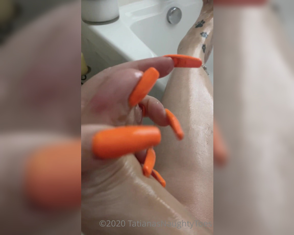 Tatianasnaughtytoes aka tatianasnaughtytoes OnlyFans - NEW 20200828 Neon Orange Pedicure  Oil & Bathtub Oiling my feet up to make them nice and soft befor