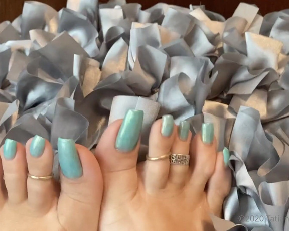 Tatianasnaughtytoes aka tatianasnaughtytoes OnlyFans - NEW 20201011 Vintage Teal Pedicure  BareFoot Pillow Putting these QUEEN like TEAL TOES on a preciou